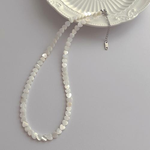 Naszyjniki z muszli, Muszla słodkowodna, ze Stop cynku, Serce, Platerowane w kolorze złota, biżuteria moda, dostępnych więcej kolorów, 6mm, sprzedawane na 47 cm Strand