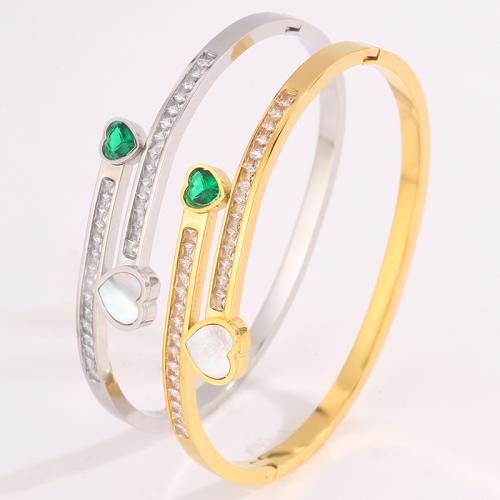 Acier inoxydable 304 bracelet manchette, avec coquille blanche, Placage, bijoux de mode & pavé de micro zircon & pour femme, plus de couleurs à choisir, Vendu par PC