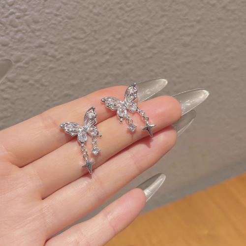 Boucles d'oreilles en laiton zircon cubique pavent, papillon, Placage, bijoux de mode & pavé de micro zircon, plus de couleurs à choisir, protéger l'environnement, sans nickel, plomb et cadmium, 15.70x23.20mm, Vendu par paire