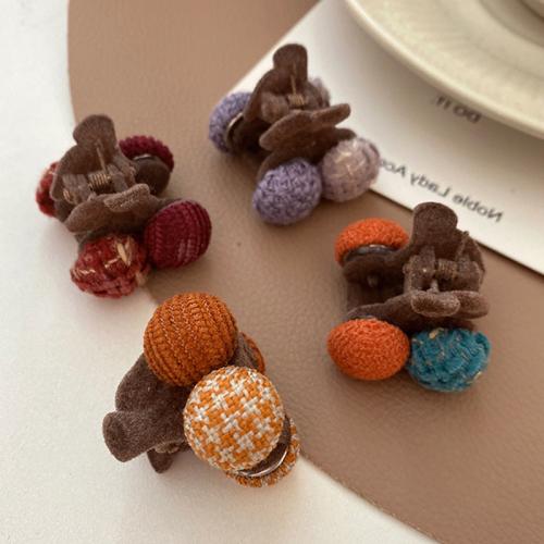 Plüss Hair Claw Clip, Cseresznye, cuki & a nő, több színt a választás, 30x20mm, Által értékesített PC