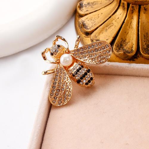 Broche perle d'eau douce, alliage de zinc, avec perle d'eau douce cultivée, Placage de couleur d'or, bijoux de mode & avec strass, plus de couleurs à choisir, 40.81x11.71x30.50mm, Vendu par PC