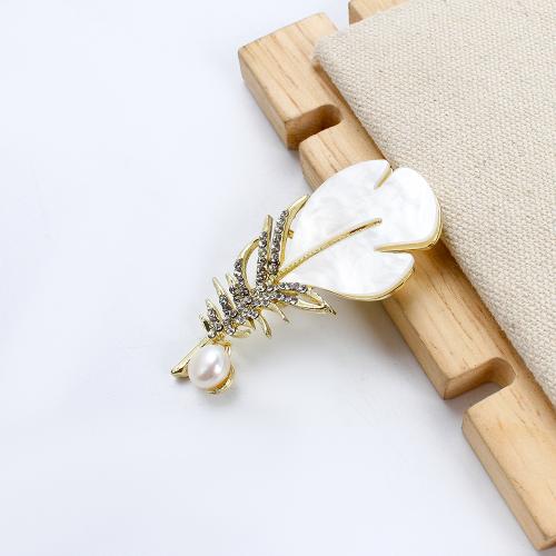 Sladkovodní Pearl Brož, Zinek, s White Shell & Sladkovodní Pearl, Peří, barva pozlacený, módní šperky & s drahokamu, více barev na výběr, 24.50x9.10x51.45mm, Prodáno By PC