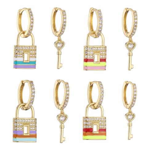 laiton Boucles d'oreilles pendantes Hoop Huggie, Blocage et clé, Placage de couleur d'or, pavé de micro zircon & pour femme & émail, plus de couleurs à choisir, earring length 30-35mm, Vendu par paire
