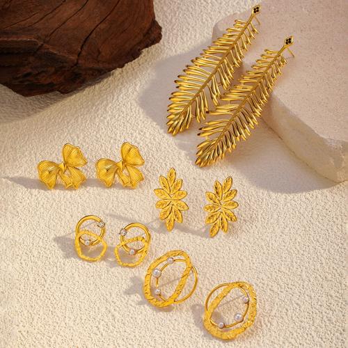 Boucle d'oreille de gaujon en acier inoxydable, Acier inoxydable 304, avec perle de plastique, Placage, styles différents pour le choix & pour femme & avec strass & creux, doré, Vendu par paire