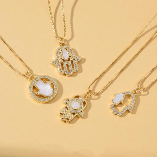 Cubique Pendentif en laiton zircon pavent, avec coquille blanche, Placage de couleur d'or, DIY & pavé de micro zircon, plus de couleurs à choisir, protéger l'environnement, sans nickel, plomb et cadmium, Vendu par PC