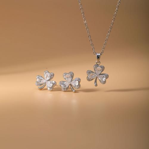 laiton parure de bijoux, Boucle d’oreille stud & collier, Trois Clover Leaf, Placage, 2 pièces & pavé de micro zircon & pour femme, argent, Vendu par fixé
