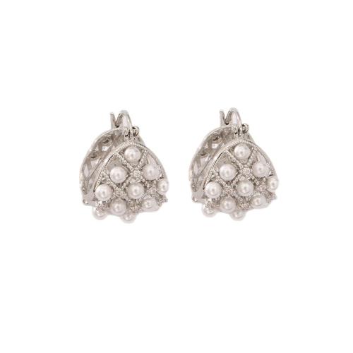 Boucles d'oreilles en laiton zircon cubique pavent, avec perle de plastique, Placage, pavé de micro zircon & pour femme & creux, argent, Vendu par paire
