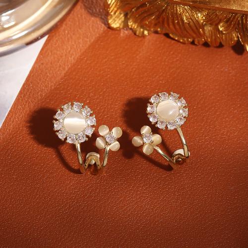 Boucles d'oreilles en laiton zircon cubique pavent, avec Oeil de chat, fleur, Plaqué d'or, bijoux de mode & pavé de micro zircon & pour femme, Vendu par paire