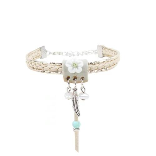 Bracelets cordon PU, porcelaine, avec cuir PU & perle de plastique & alliage de zinc, bijoux de mode, couleurs mélangées, 5mm, Longueur 26 cm, Vendu par PC