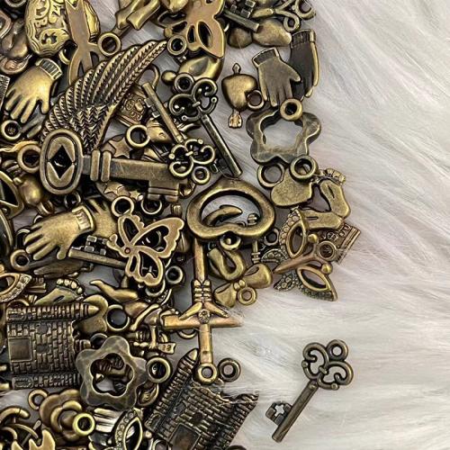 Plastikiniai Pakabukai, Plastmasinis, sendinto alvario spalva padengtas, atsitiktinai išsiųsta & mišri modelis & Pasidaryk pats, pendant length 10-30mm, Pardavė G