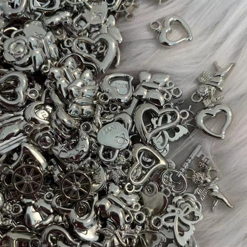 Wisiorek z żywicy, żywica, Platerowane w kolorze srebra, losowo wysyłane & mieszane wzór & DIY, pendant length 10-30mm, sprzedane przez G