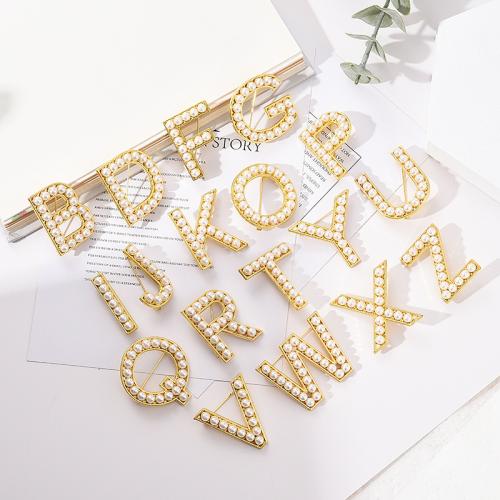 Zinek Brož, s Plastové Pearl, Abecední písmeno, barva pozlacený, různé styly pro výběr & pro ženy, brooch length 25-40mm, Prodáno By PC