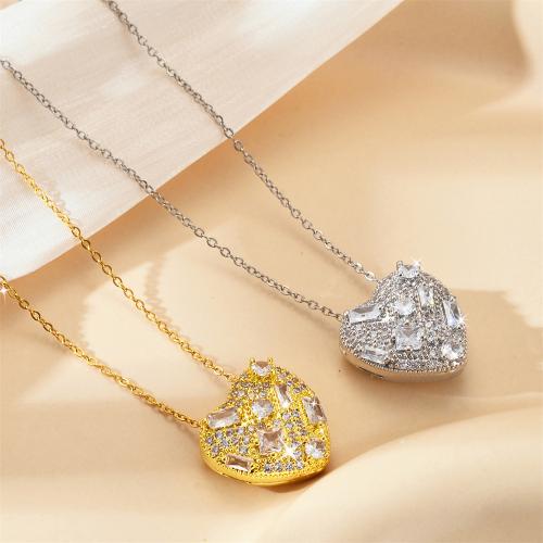Collier d'acier titane, coeur, Placage, bijoux de mode & pavé de micro zircon & pour femme, plus de couleurs à choisir, Vendu par PC