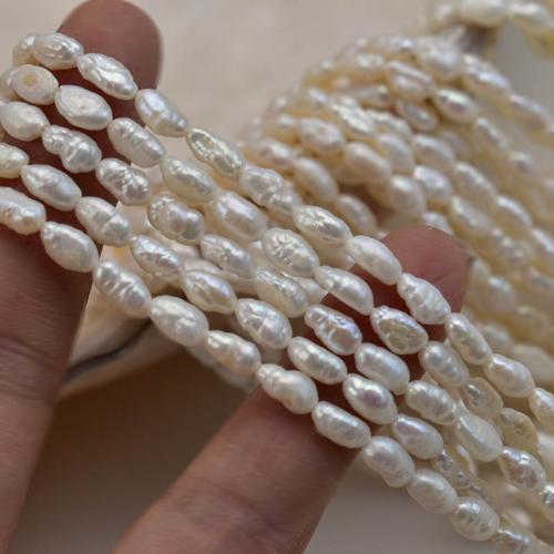 Barokní kultivované sladkovodní perle, Sladkovodní Pearl, Baroko, DIY, více barev na výběr, 4-5mm, Prodáno za 36 cm Strand