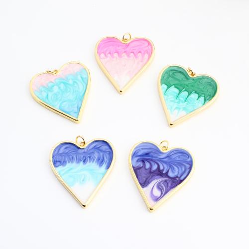 Pendentifs coeur en laiton, Placage de couleur d'or, DIY & émail, plus de couleurs à choisir, 32x29x3mm, Vendu par PC