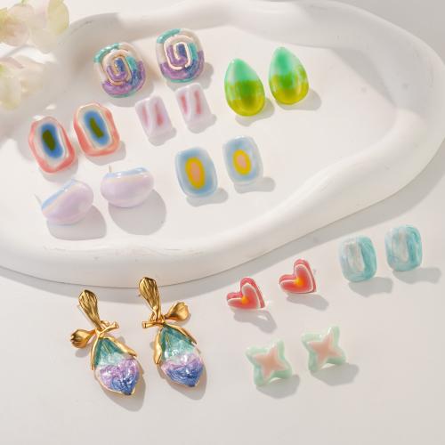 Goujon Laiton, Placage, bijoux de mode & émail, plus de couleurs à choisir, protéger l'environnement, sans nickel, plomb et cadmium, Vendu par paire