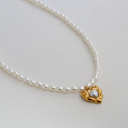 Plast Pearl Halsband, med Titan Stål & Shell, guldfärg pläterade, olika stilar för val & för kvinna, Längd Ca 16 inch, Säljs av PC