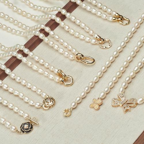 Freshwater Pearl Brass Chain Necklace, Pérolas de água doce, with cobre, Arroz, banhado, joias de moda & micro pavimento em zircônia cúbica, Mais cores pare escolha, 6-7mm, vendido por PC