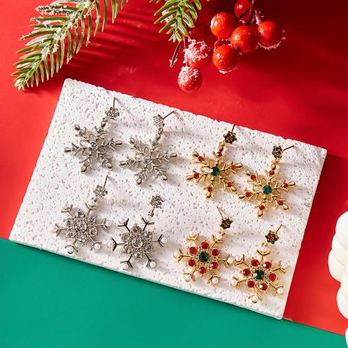 Boucles d'oreilles de Noël, alliage de zinc, avec perle de plastique, Placage, Conception de Noël & styles différents pour le choix & pour femme & avec strass, plus de couleurs à choisir, Vendu par paire