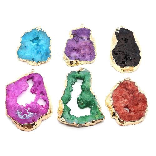 Naturlig kvarts Druzy Häng, Naturliga Quartz, med Zink Alloy, Oregelbunden, guldfärg pläterade, DIY & olika storlek för val, fler färger för val, Säljs av PC