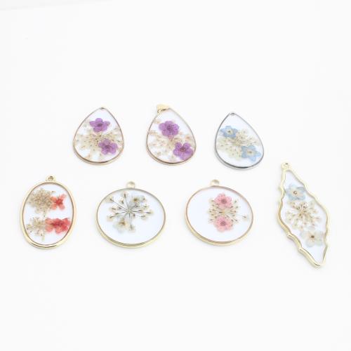 Brass Pendant with Dried Flower & Resin plated DIY Sold By PC