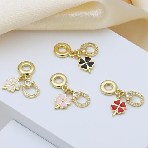 Ciúbach Zirconia siogairlín Micrimhilseogra réiteodh Prás, Ceithre Leaf Seamair, dath an óir plated, DIY & micrea réiteach zirconia ciúbach & cruan, dathanna níos mó le haghaidh rogha, 28mm, Díolta De réir PC