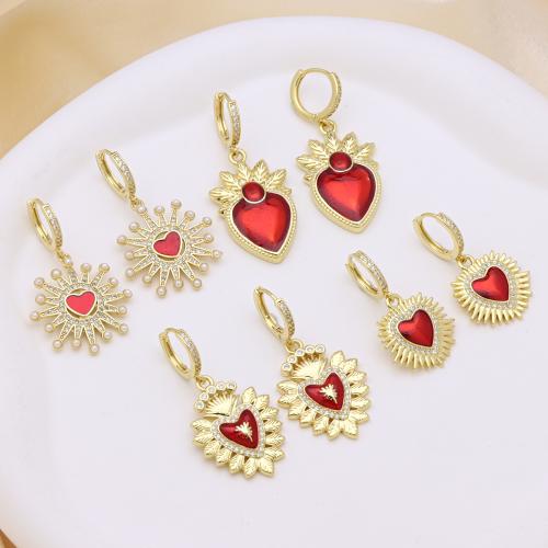 Messing oorbellen met micro-paved kubieke zirconia's, met Plastic Pearl, Hart, gold plated, verschillende stijlen voor de keuze & micro pave zirconia & voor vrouw & glazuur, meer kleuren voor de keuze, Verkocht door pair