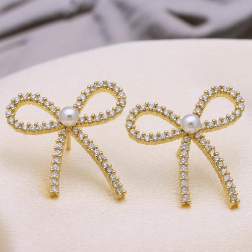 Cilindrata Zircone Orecchini in ottone micro pavimenta, with perla in plastica, Nodo di Cravatta, placcato color oro, Micro spianare cubic zirconia & per la donna, 25x27mm, Venduto da coppia