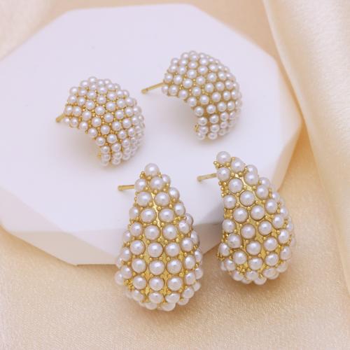 Messing oorbelknoppen, met Plastic Pearl, gold plated, verschillende stijlen voor de keuze & voor vrouw, meer kleuren voor de keuze, Verkocht door pair