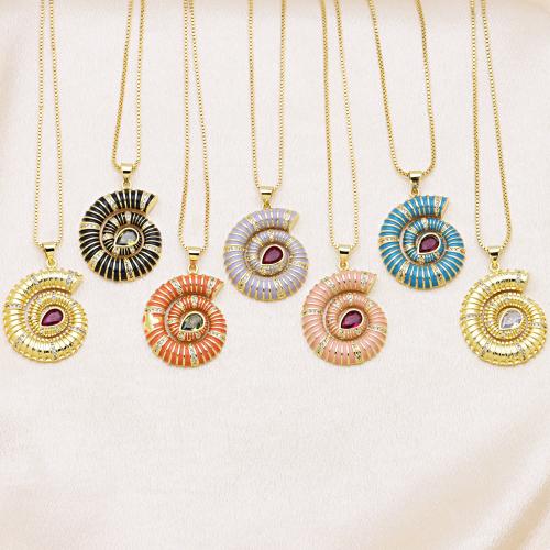 Terningformet Zirkon Micro Pave Messing vedhæng, Conch, guldfarve belagt, du kan DIY & forskellige stilarter for valg & Micro Pave cubic zirconia & emalje, flere farver til valg, 35x25mm, Solgt af PC