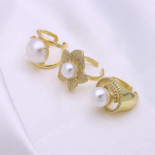 Kubisk Circonia Micro bane messing Ring, med Plastic Pearl, guldfarve belagt, justerbar & forskellige stilarter for valg & Micro Pave cubic zirconia & for kvinde, flere farver til valg, Solgt af PC
