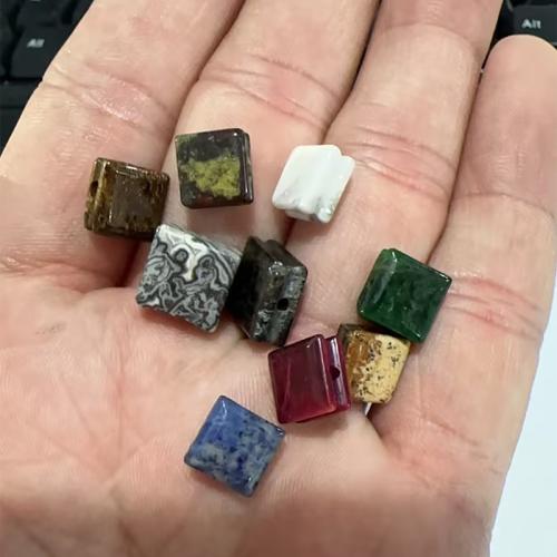 Abalorios de Gemas, Piedras preciosas, Cúbico, Bricolaje, más colores para la opción, agujero:aproximado 1mm, Vendido por UD