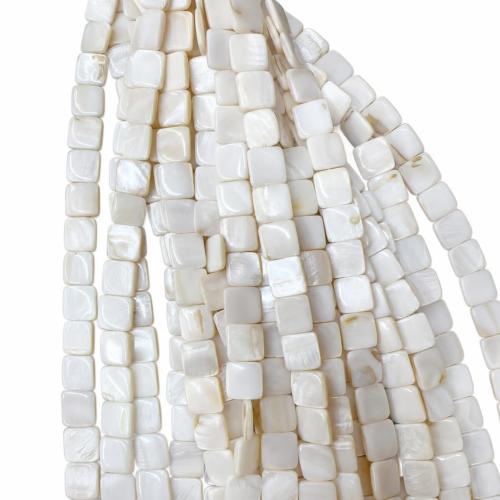Natural White Helmiäinen, Valkoinen kuori, Neliö, tee-se-itse, 15mm, Myyty Per N. 38 cm Strand