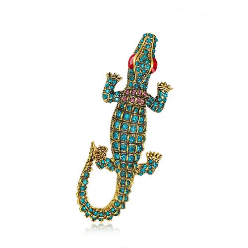 Zinc Alloy Broche, Krokodil, gold plated, uniseks & met strass, 32x72mm, Verkocht door PC