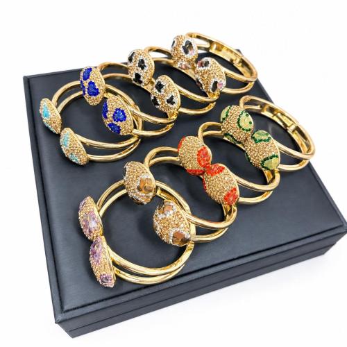 Ädelsten Manschett Armring, med Zink Alloy, plated, Unisex & med strass, fler färger för val, Innerdiameter:Ca 60mm, Säljs av PC
