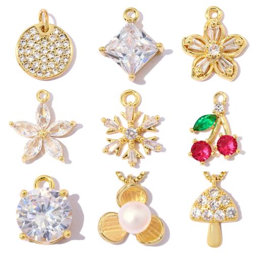 Cubic Zirconia (CZ) Messing Vedhæng, med Plastic Pearl, forgyldt, du kan DIY & forskellige stilarter for valg & med cubic zirconia, flere farver til valg, 5pc'er/Bag, Solgt af Bag